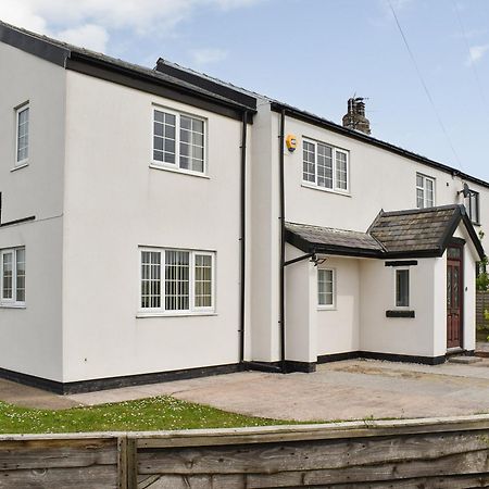 Bank Lane House Villa Freckleton Exterior photo
